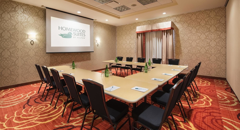 Imagen de los interiores del Hotel Homewood Suites By Hilton Winnipeg Airport-polo Park, Mb. Foto 7