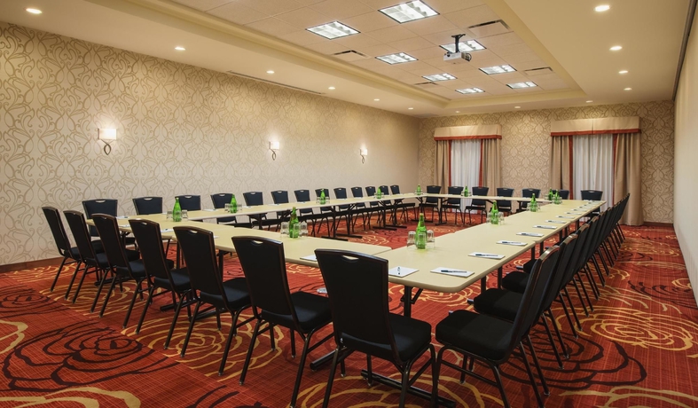Imagen de los interiores del Hotel Homewood Suites By Hilton Winnipeg Airport-polo Park, Mb. Foto 13