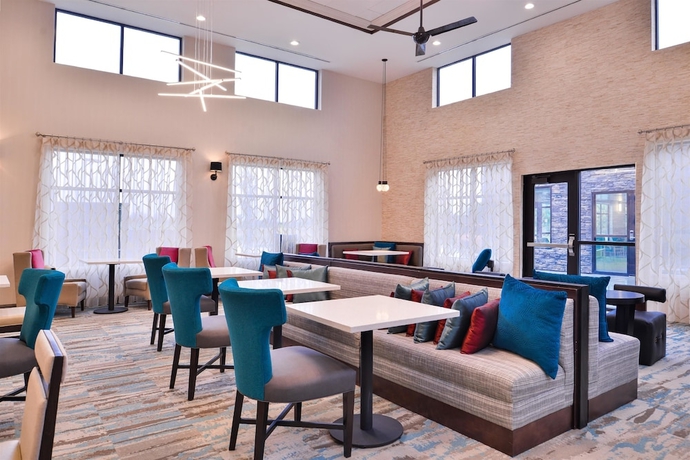 Imagen de los interiores del Hotel Homewood Suites Des Moines Airport. Foto 16