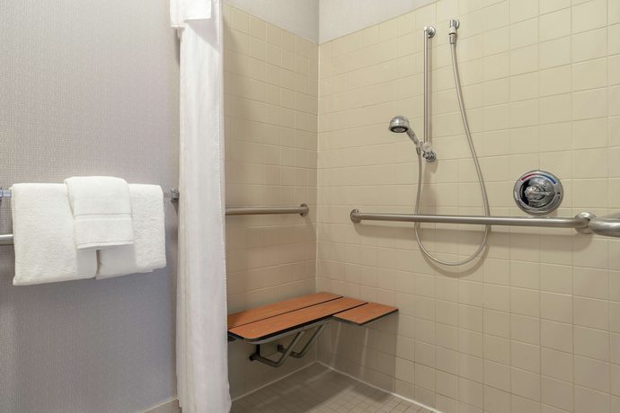 Imagen de la habitación del Hotel Homewood Suites Erie. Foto 12
