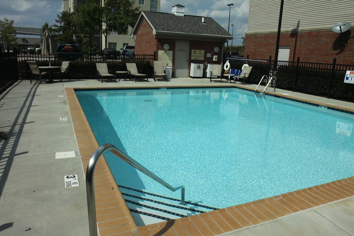 Imagen de la piscina del Hotel Homewood Suites Lexington-hamburg. Foto 13
