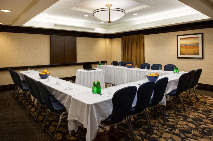 Imagen de los interiores del Hotel Homewood Suites London Ontario. Foto 8
