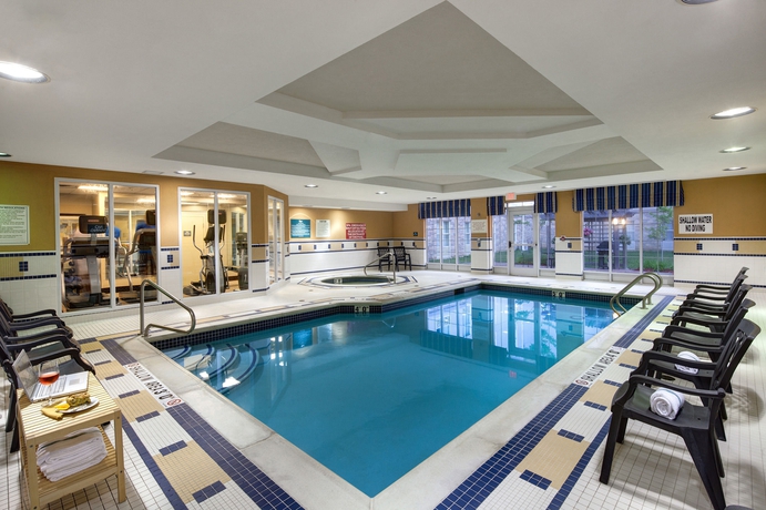 Imagen de la piscina del Hotel Homewood Suites London Ontario. Foto 12