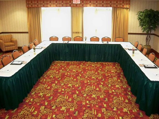 Imagen de los interiores del Hotel Homewood Suites Medford. Foto 16
