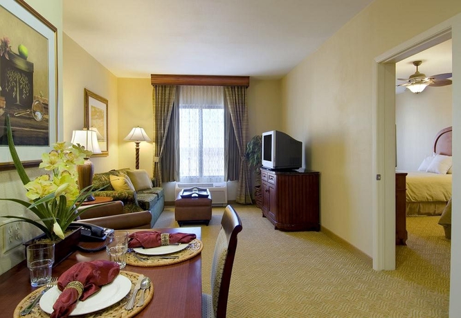 Imagen de los interiores del Hotel Homewood Suites Phoenix Avondale. Foto 10