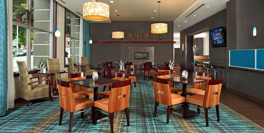 Imagen del bar/restaurante del Hotel Homewood Suites Seattle Convention Center/pike Street. Foto 4