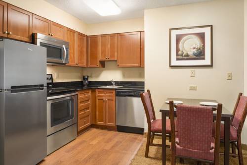 Imagen de la habitación del Hotel Homewood Suites Toledo Maumee. Foto 8