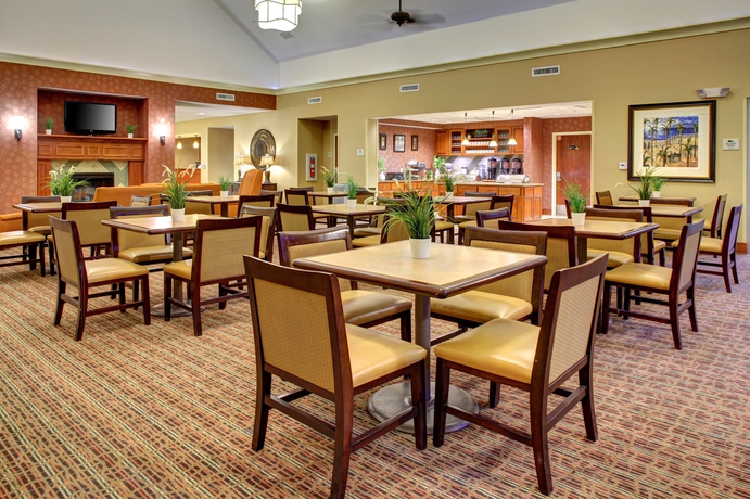Imagen de los interiores del Hotel Homewood Suites West Palm Beach. Foto 13