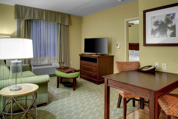 Imagen de los interiores del Hotel Homewood Suites West Palm Beach. Foto 15
