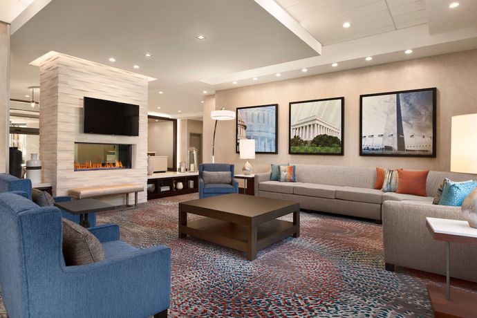 Imagen de los interiores del Hotel Homewood Suites by Hilton Arlington Rosslyn Key Bridge. Foto 18