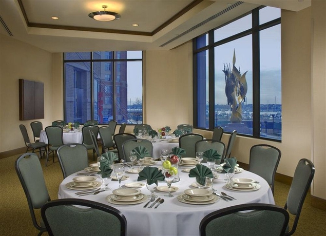 Imagen del bar/restaurante del Hotel Homewood Suites by Hilton Baltimore Inner Harbor. Foto 3