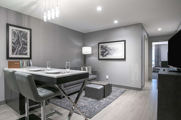 Imagen de la habitación del Hotel Homewood Suites by Hilton Boston Logan Airport Chelsea. Foto 2