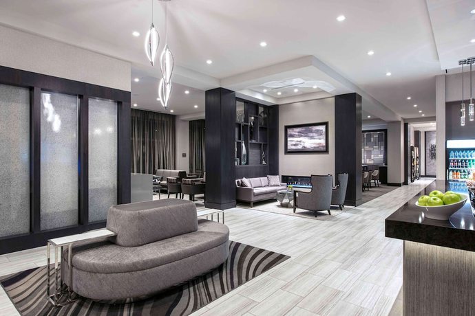 Imagen de los interiores del Hotel Homewood Suites by Hilton Boston Logan Airport Chelsea. Foto 11