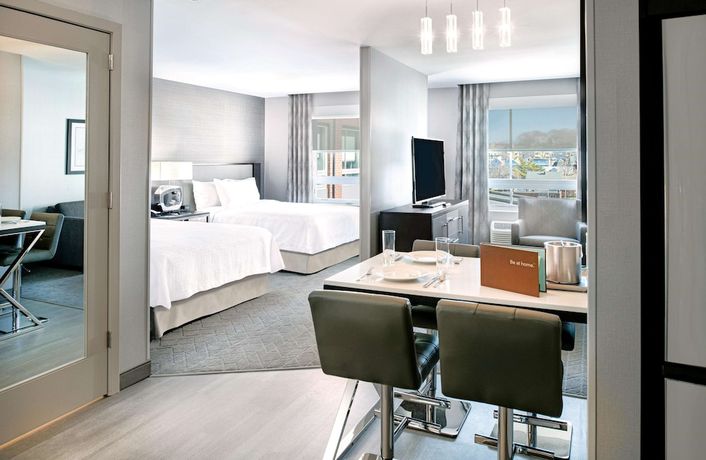 Imagen de la habitación del Hotel Homewood Suites by Hilton Boston Logan Airport Chelsea. Foto 8