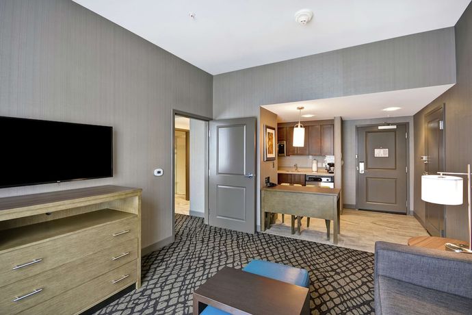 Imagen de la habitación del Hotel Homewood Suites by Hilton Detroit. Foto 12