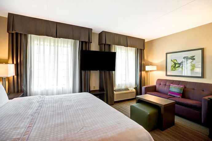 Imagen de la habitación del Hotel Homewood Suites by Hilton Eatontown. Foto 2