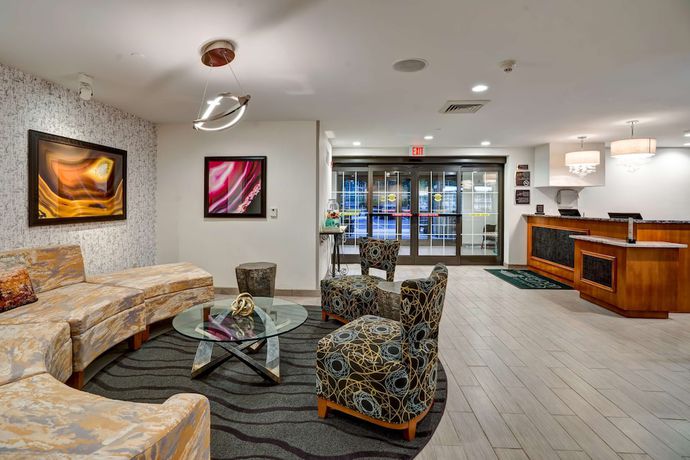 Imagen de los interiores del Hotel Homewood Suites by Hilton Eatontown. Foto 20