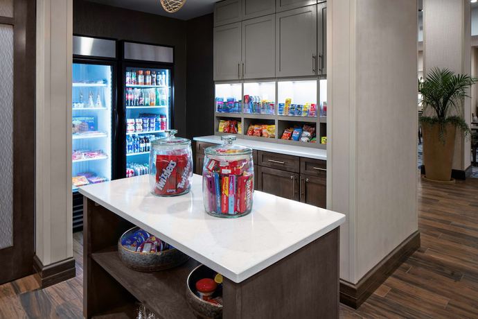 Imagen del bar/restaurante del Hotel Homewood Suites by Hilton Greensboro Wendover, NC. Foto 6