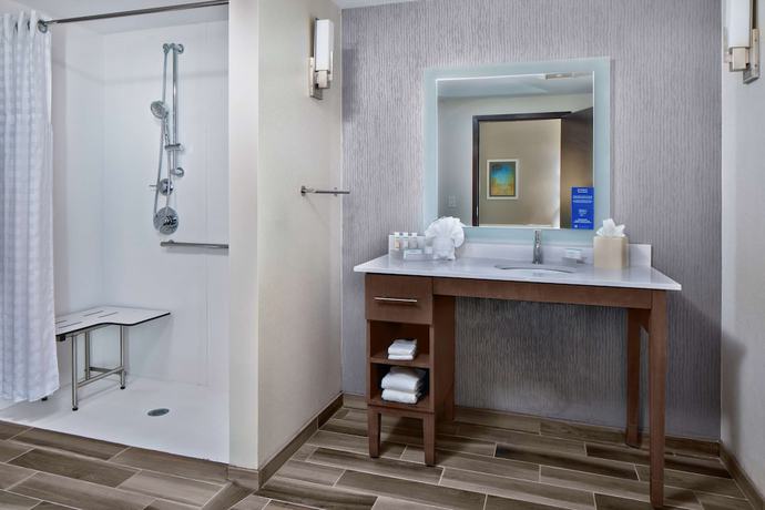 Imagen de la habitación del Hotel Homewood Suites by Hilton Greensboro Wendover, NC. Foto 9