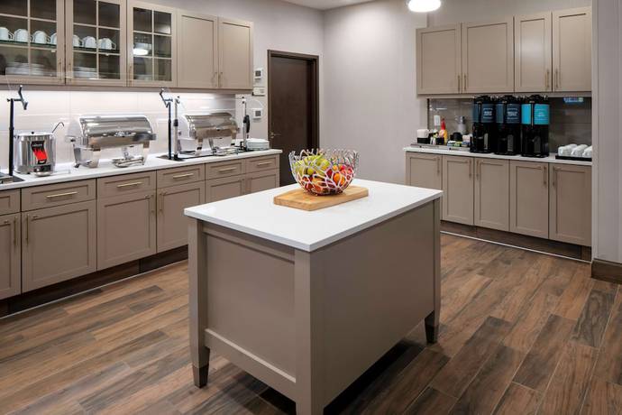 Imagen del bar/restaurante del Hotel Homewood Suites by Hilton Greensboro Wendover, NC. Foto 8
