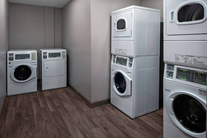 Imagen de los interiores del Hotel Homewood Suites by Hilton Greensboro Wendover, NC. Foto 18
