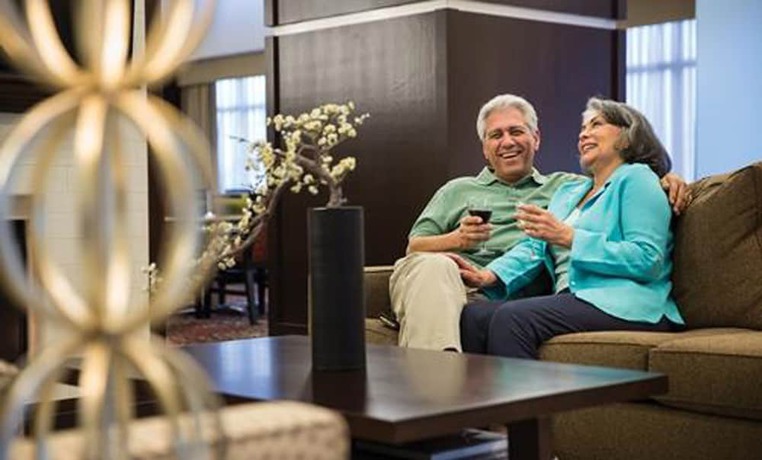 Imagen de los interiores del Hotel Homewood Suites by Hilton Long Beach Airport. Foto 20