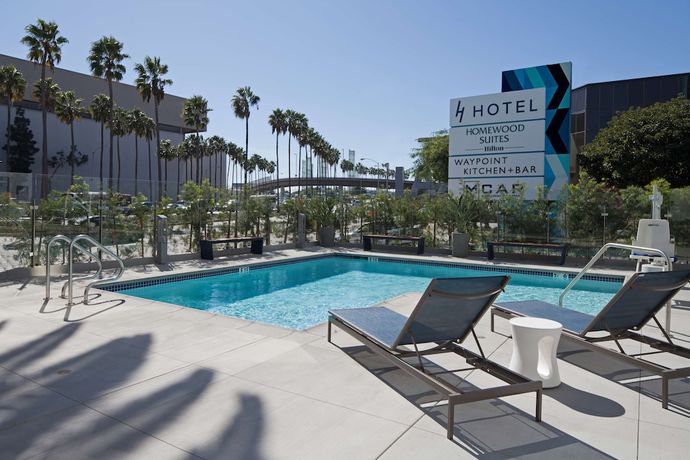 Imagen de la piscina del Hotel Homewood Suites by Hilton Los Angeles International Airport. Foto 20