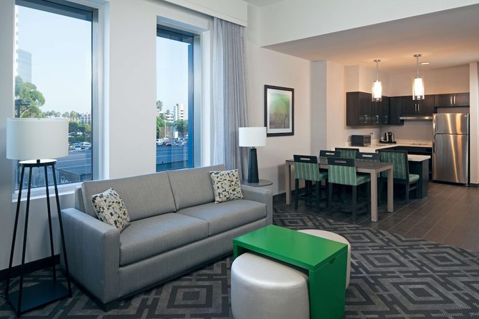Imagen de la habitación del Hotel Homewood Suites by Hilton Los Angeles International Airport. Foto 5