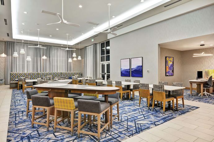 Imagen de los interiores del Hotel Homewood Suites by Hilton Lynchburg. Foto 18