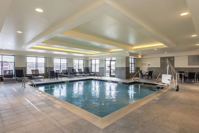 Imagen de la piscina del Hotel Homewood Suites by Hilton Marlborough. Foto 20