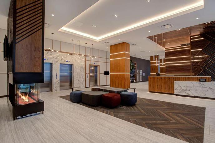 Imagen de los interiores del Hotel Homewood Suites by Hilton Montreal Downtown, QC. Foto 10