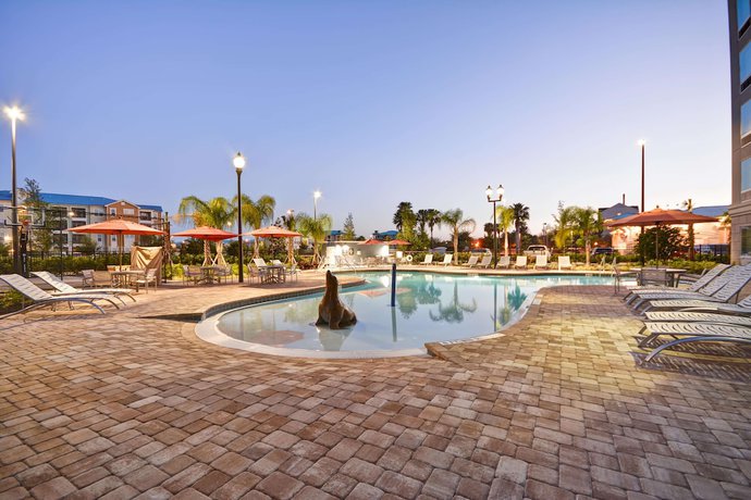 Imagen de la piscina del Hotel Homewood Suites by Hilton Orlando Theme Parks. Foto 20