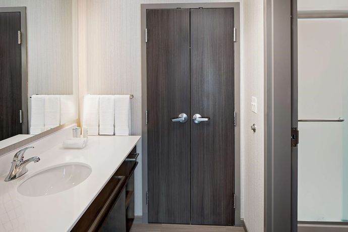 Imagen de la habitación del Hotel Homewood Suites by Hilton Ronkonkoma. Foto 7