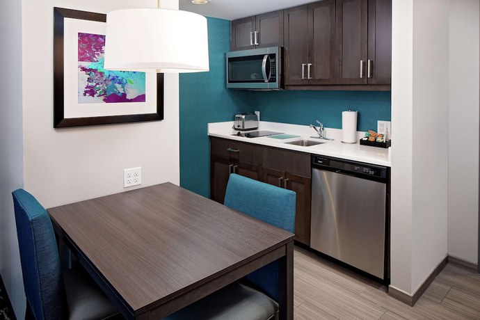 Imagen de la habitación del Hotel Homewood Suites by Hilton Ronkonkoma. Foto 10