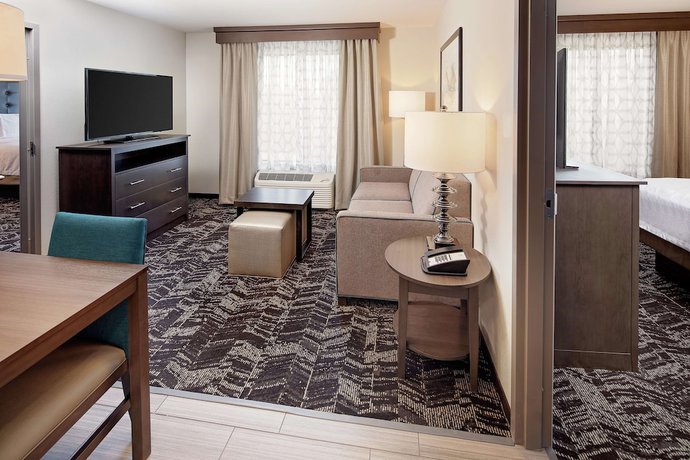 Imagen de la habitación del Hotel Homewood Suites by Hilton Ronkonkoma. Foto 13