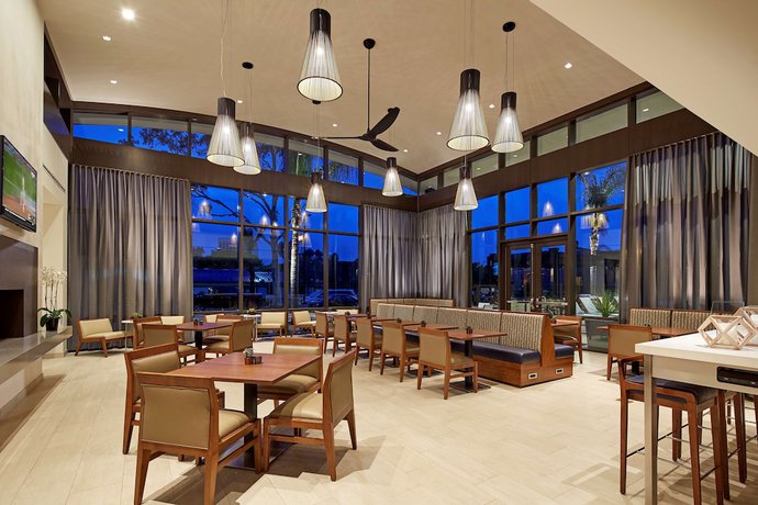 Imagen de los interiores del Hotel Homewood Suites by Hilton San Diego Mission Valley/Zoo. Foto 8