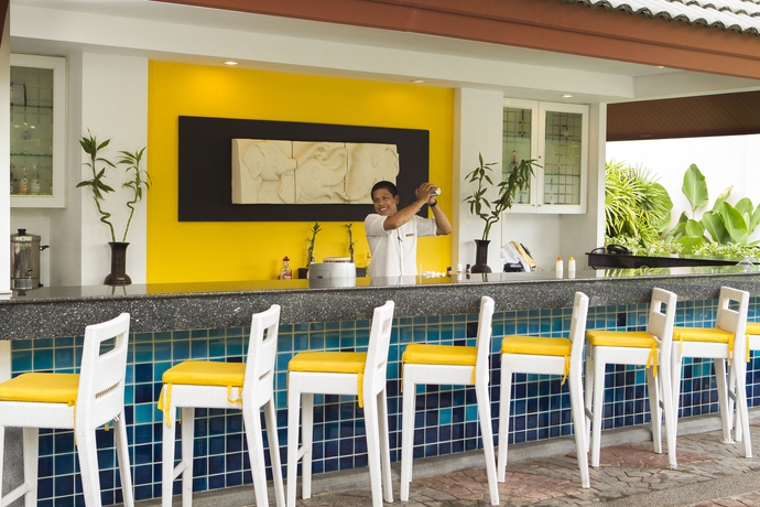 Imagen del bar/restaurante del Hotel Homm Suites Laguna. Foto 3