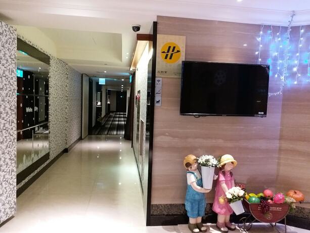 Imagen de los interiores del Hotel Hondow. Foto 16