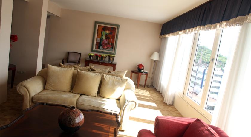 Imagen de los exteriores del Hotel Honduras Maya. Foto 10