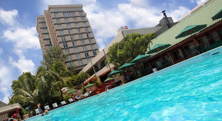 Imagen de la piscina del Hotel Honduras Maya. Foto 13