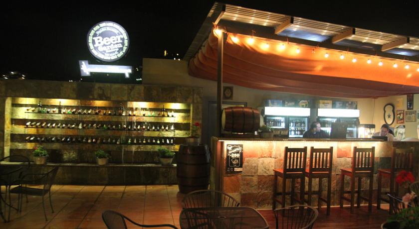 Imagen del bar/restaurante del Hotel Honduras Maya. Foto 3