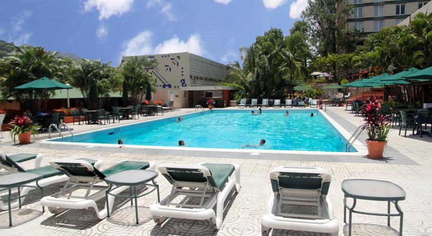 Imagen de la piscina del Hotel Honduras Maya. Foto 15