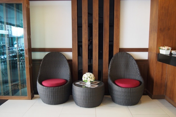 Imagen de los interiores del Hotel Honey Inn. Foto 13