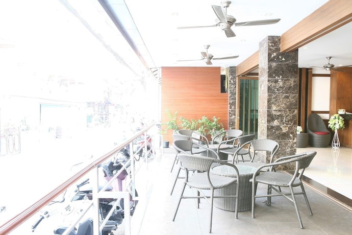 Imagen de los interiores del Hotel Honey Inn. Foto 17