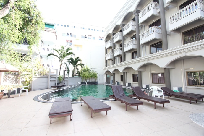 Imagen de la piscina del Hotel Honey Lodge. Foto 16