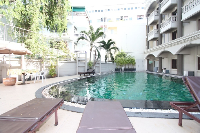 Imagen de la piscina del Hotel Honey Lodge. Foto 17