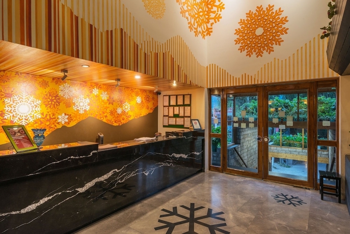 Imagen de los interiores del Hotel Honeymoon Inn Manali. Foto 8