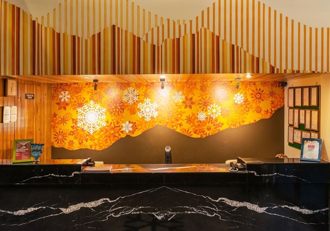 Imagen de los interiores del Hotel Honeymoon Inn Manali. Foto 10