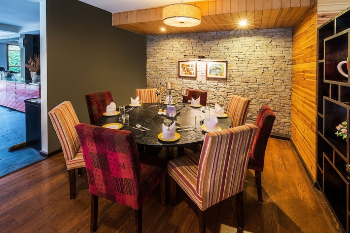 Imagen de los interiores del Hotel Honeymoon Inn Manali. Foto 11
