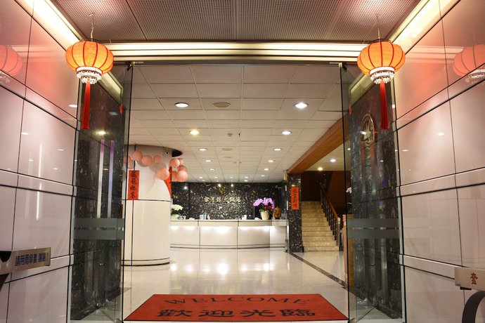 Imagen de los interiores del Hotel Honeymoon, Mhebu. Foto 17